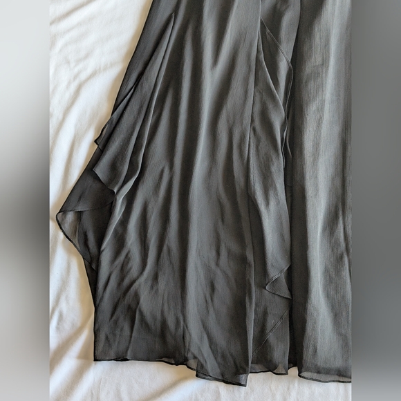 David's Bridal Strapless Crinkle Chiffon Dress With Godets Style: F14865 Size 10 - Picture 11 of 13